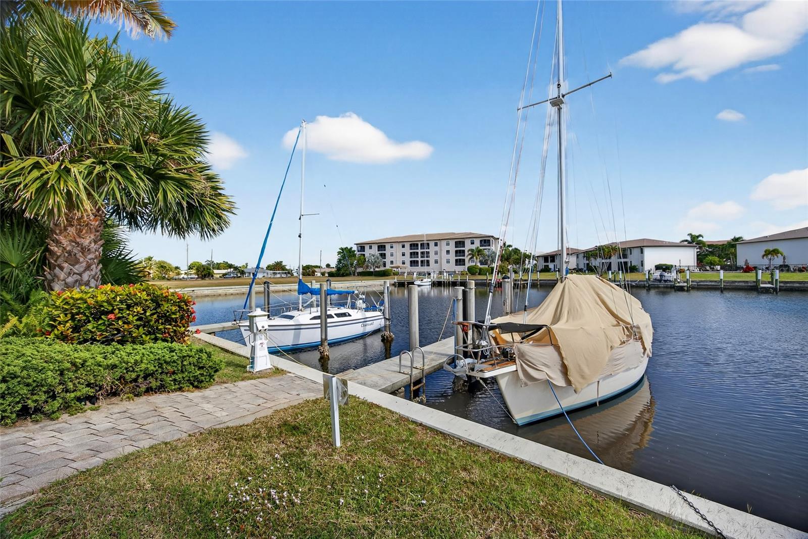 Image 21 of 36 For 3228 Wood Thrush Drive 113