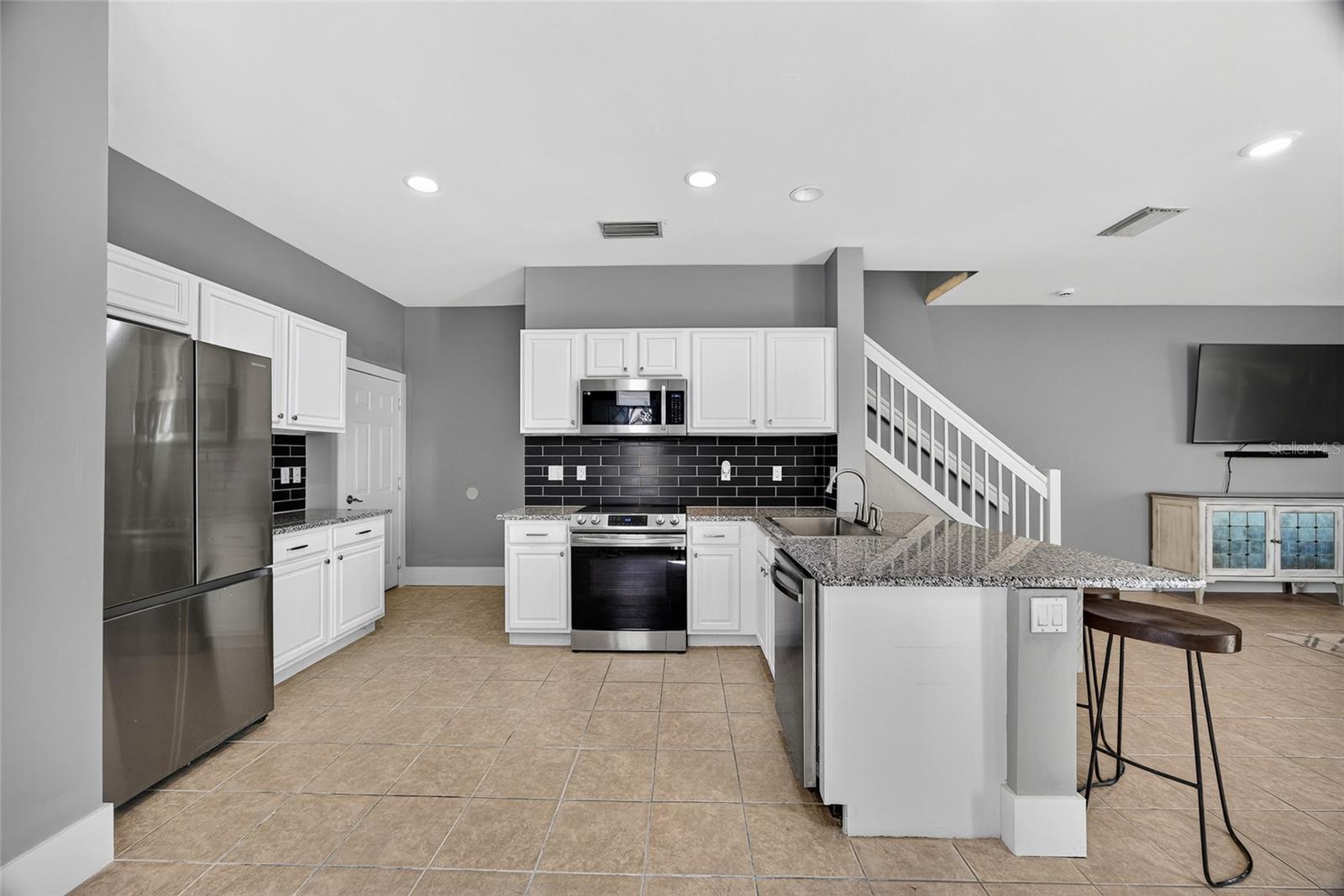 Image 10 of 35 For 8300 Village Edge Circle 1