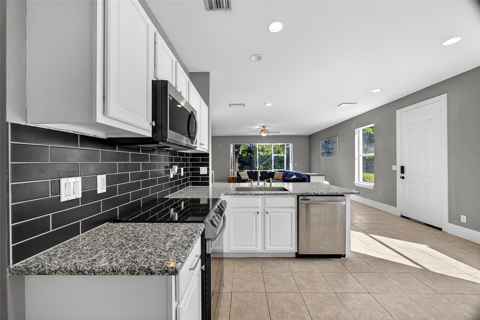 Image 11 of 35 For 8300 Village Edge Circle 1