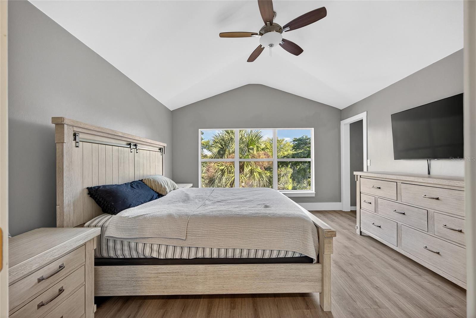 Image 15 of 35 For 8300 Village Edge Circle 1