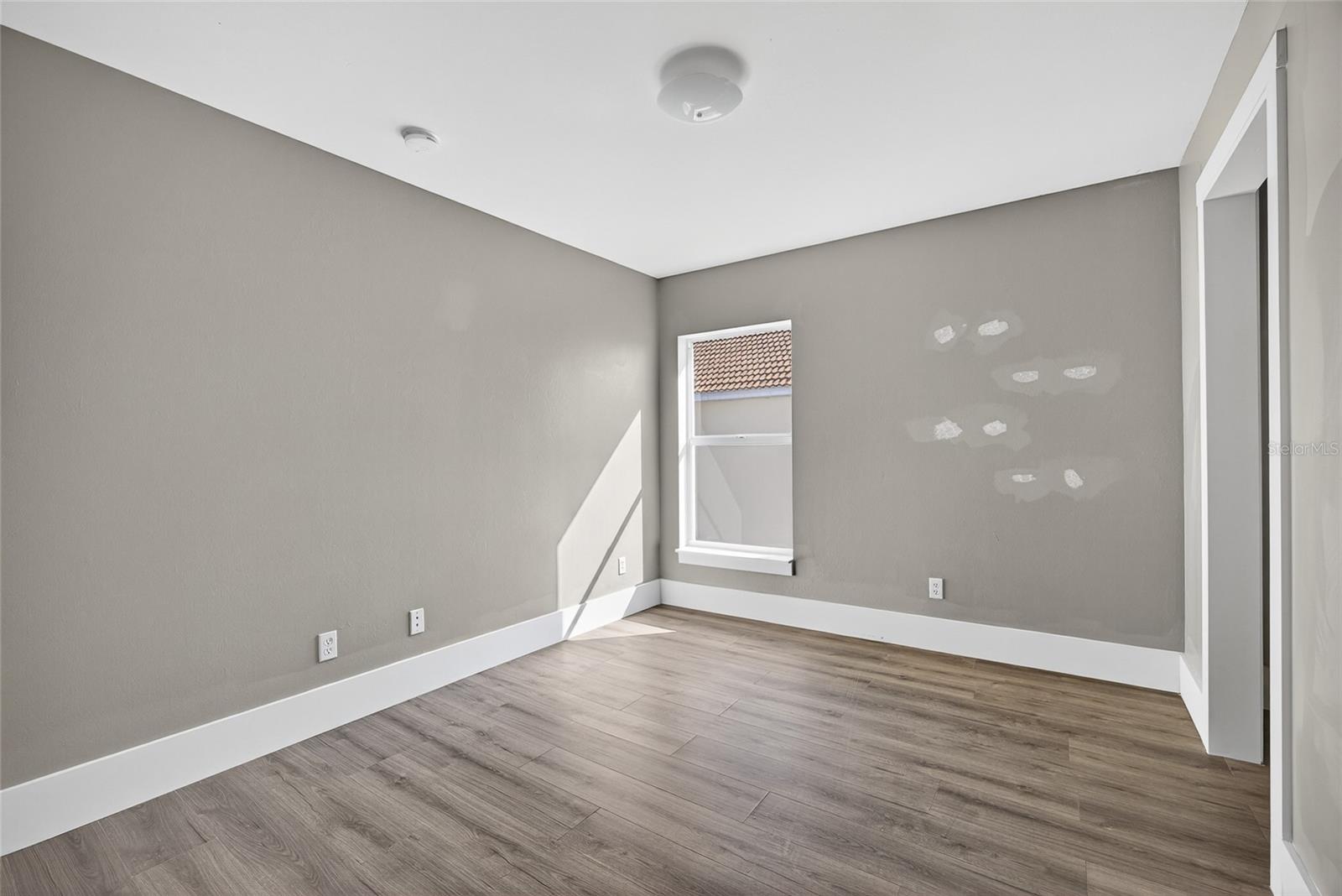 Image 19 of 35 For 8300 Village Edge Circle 1