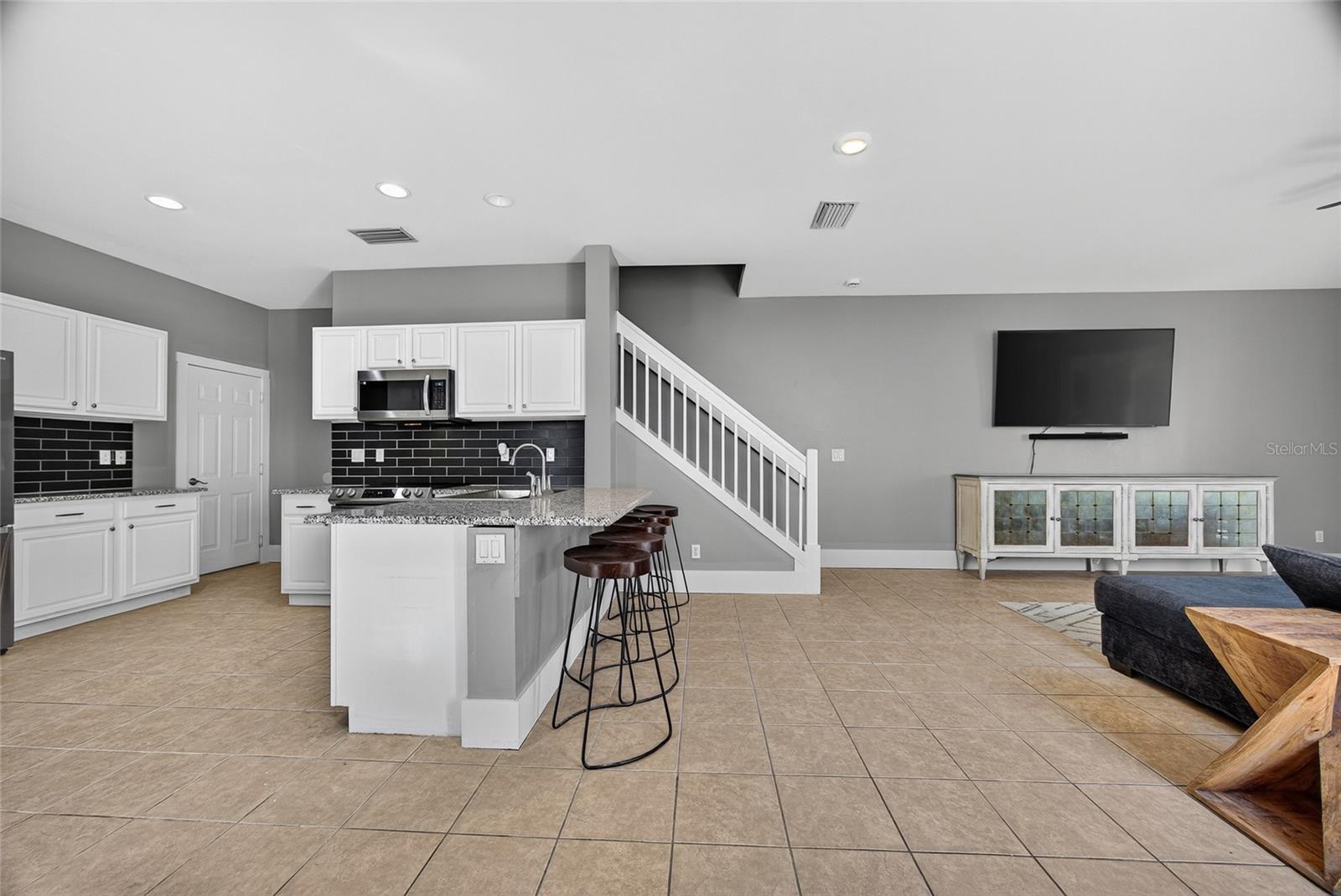 Image 5 of 35 For 8300 Village Edge Circle 1