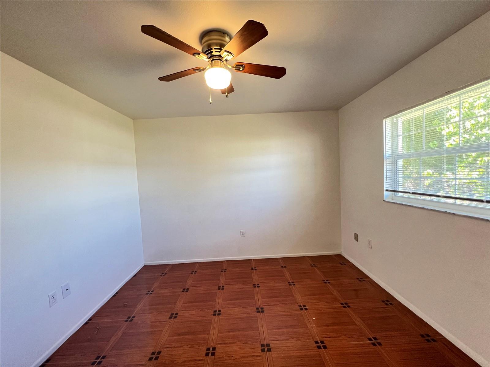 Image 15 of 43 For 23112 Gray Avenue