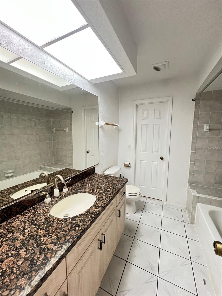 Image 17 of 43 For 23112 Gray Avenue