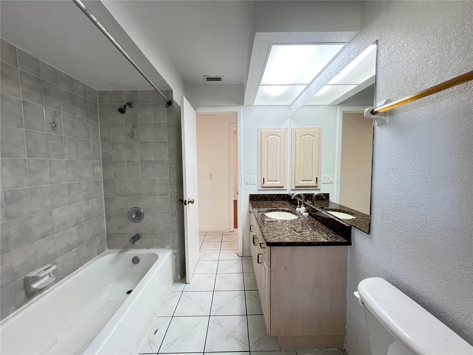 Image 19 of 43 For 23112 Gray Avenue