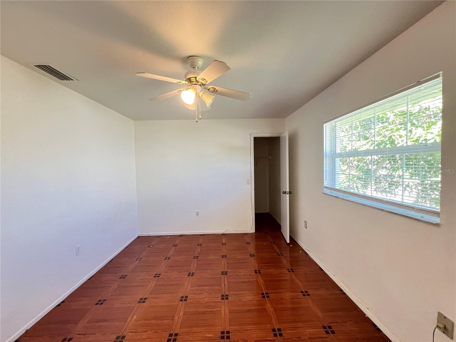 Image 21 of 43 For 23112 Gray Avenue