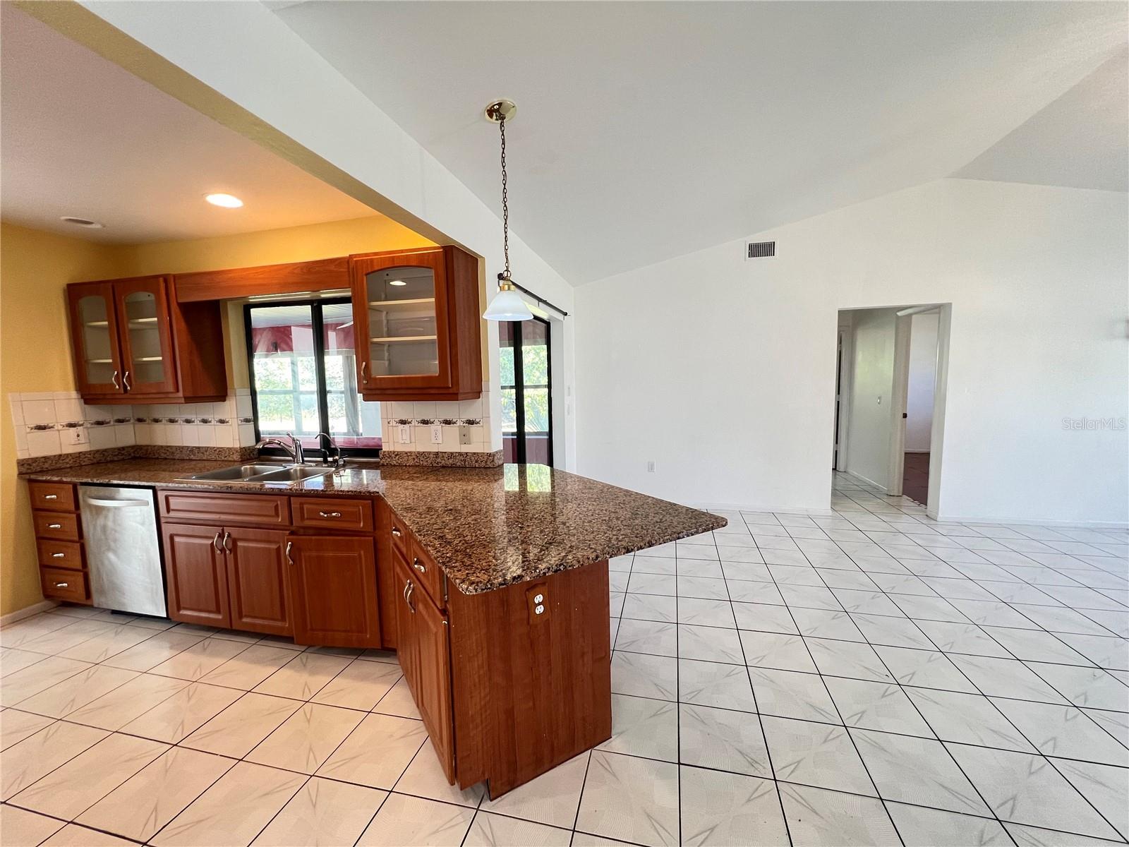 Image 33 of 43 For 23112 Gray Avenue