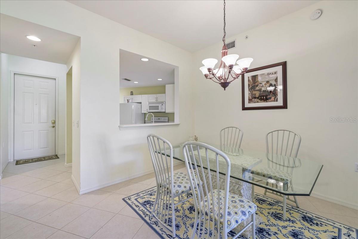 Image 10 of 21 For 12060 Summergate Circle 102