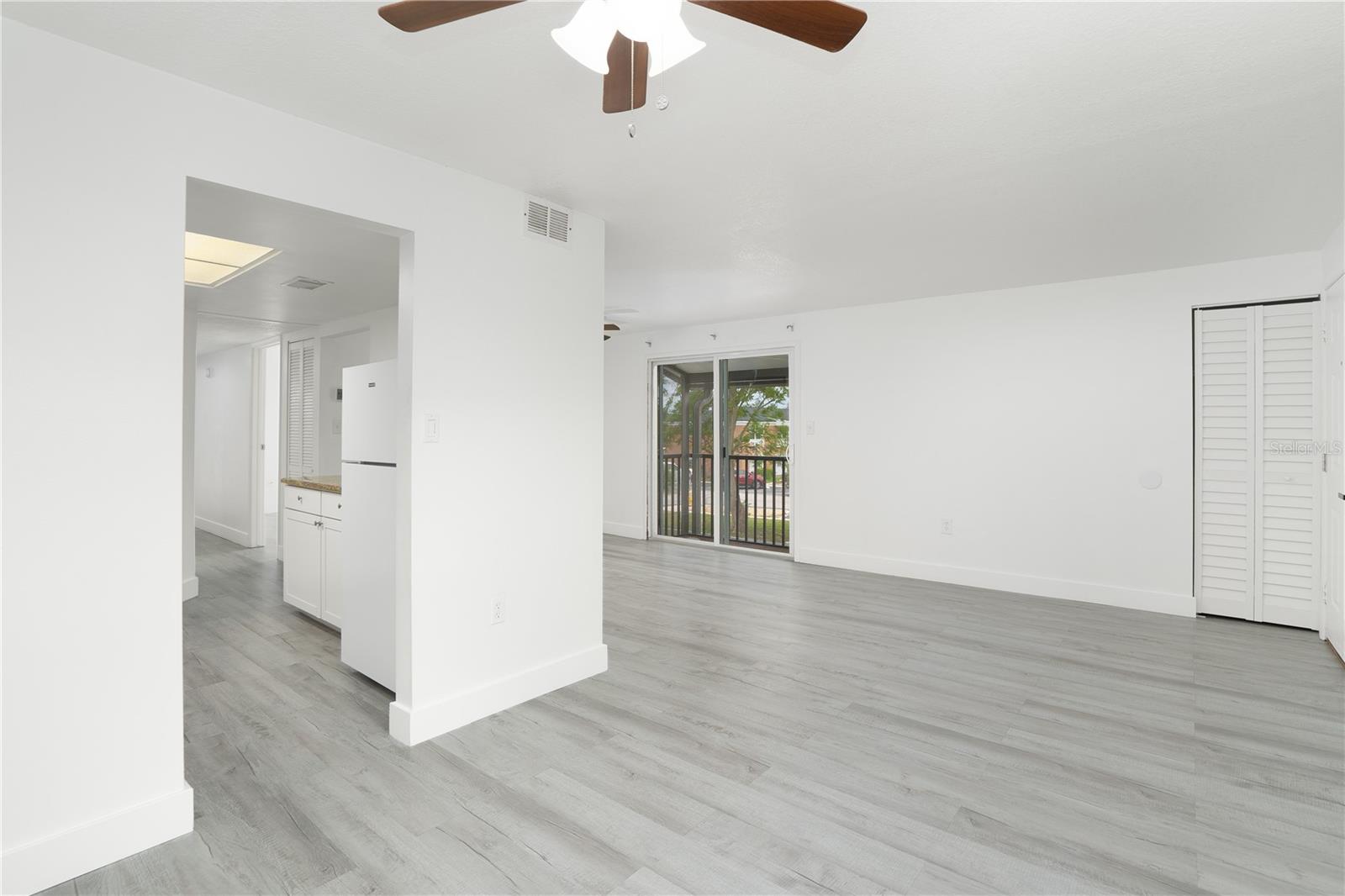 Image 6 of 19 For 22291 Westchester Boulevard 206
