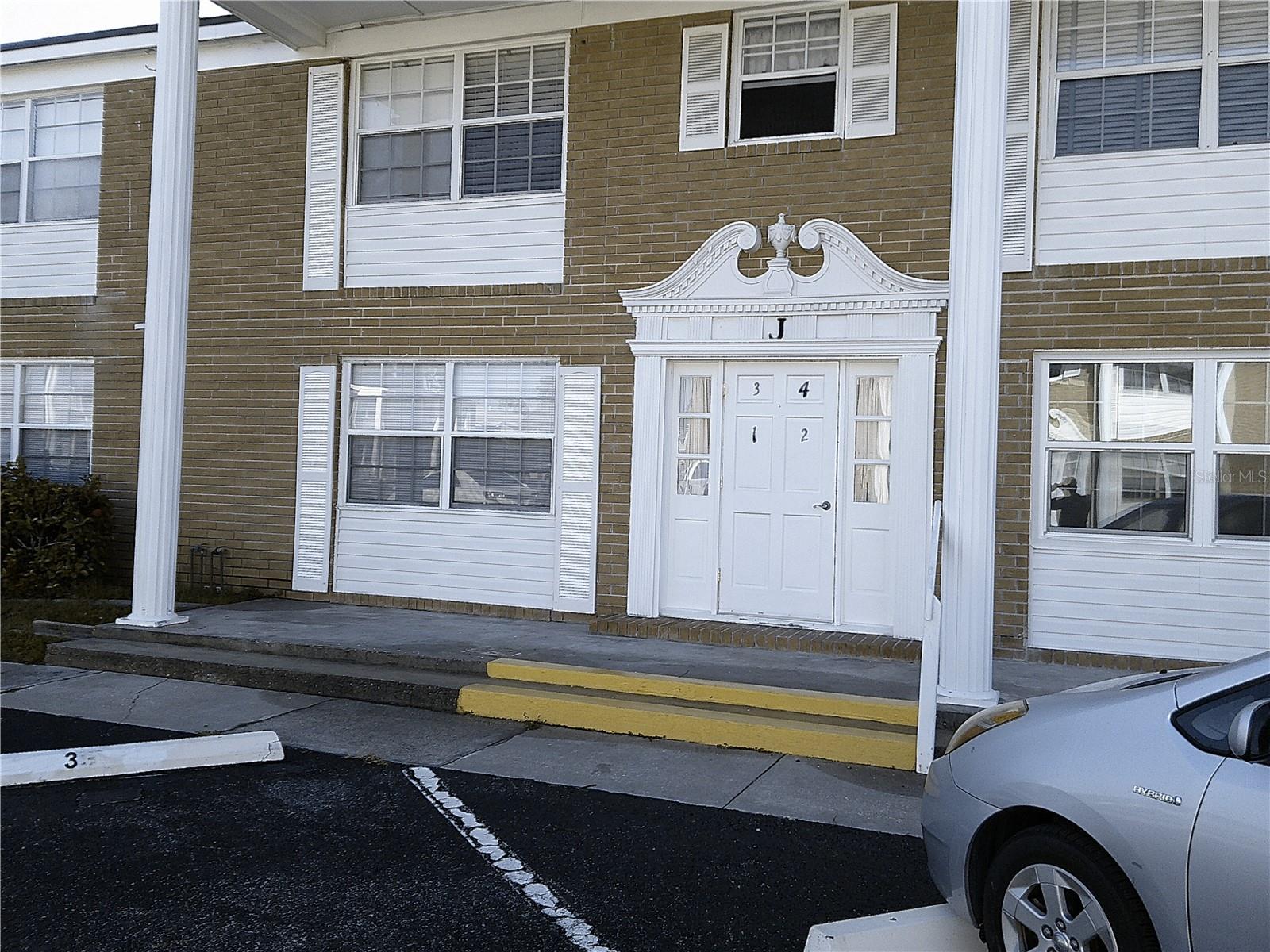 Image 2 of 9 For 4158 Tamiami Trail J1