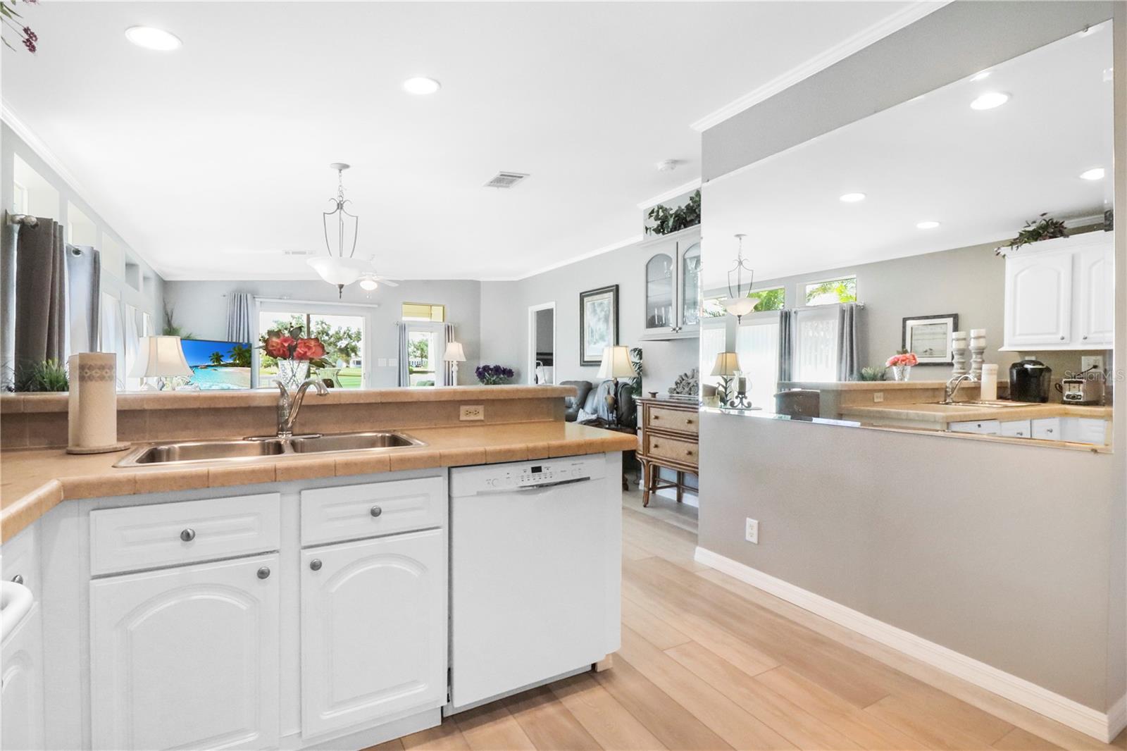 Image 18 of 97 For 2100 Kings Highway 481