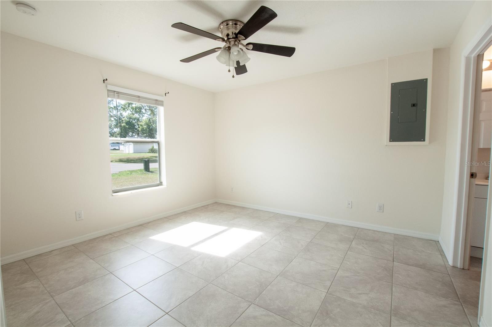 Image 16 of 22 For 114 Bridle Path