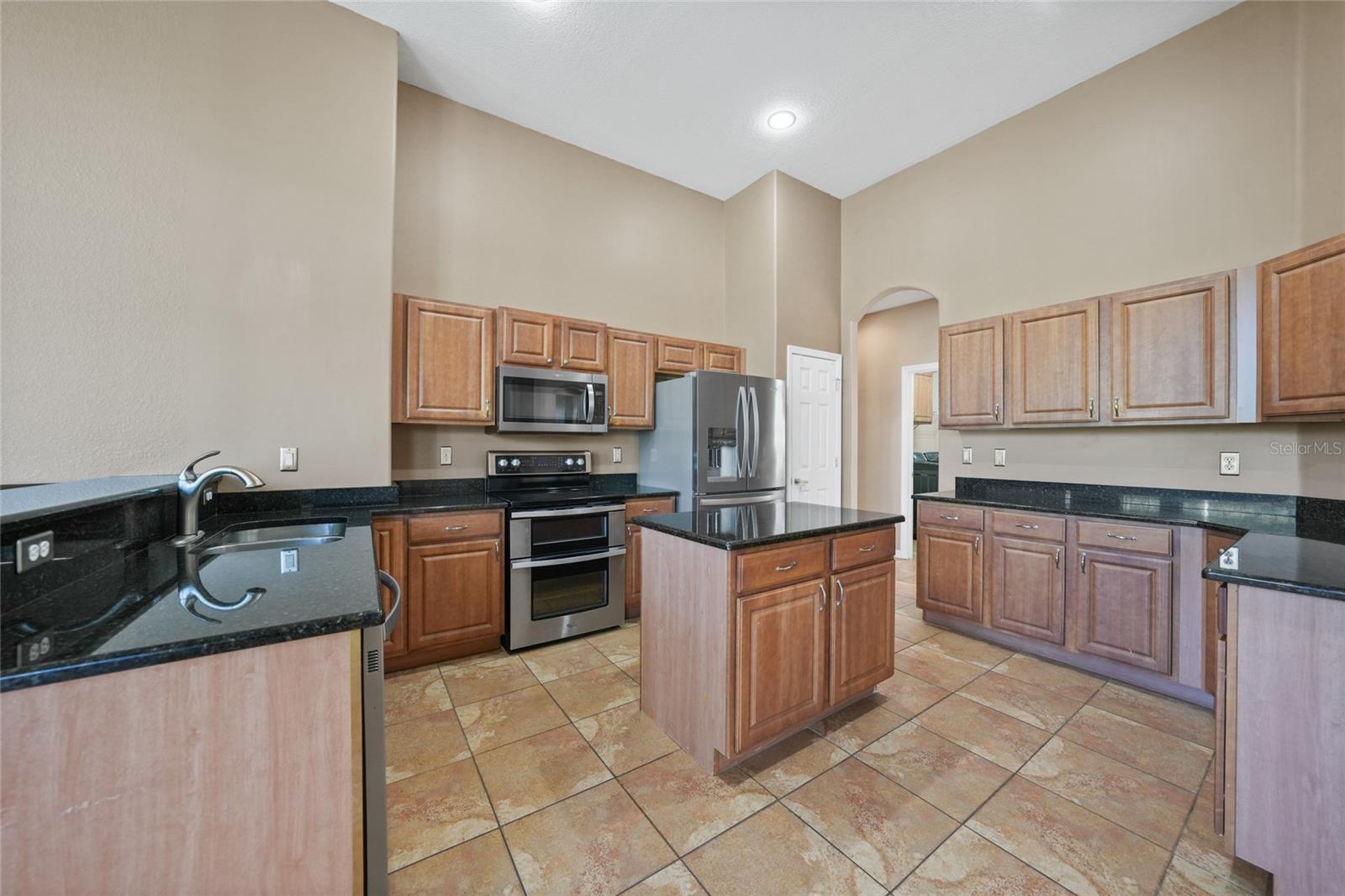 Image 14 of 42 For 10495 Atenia Street