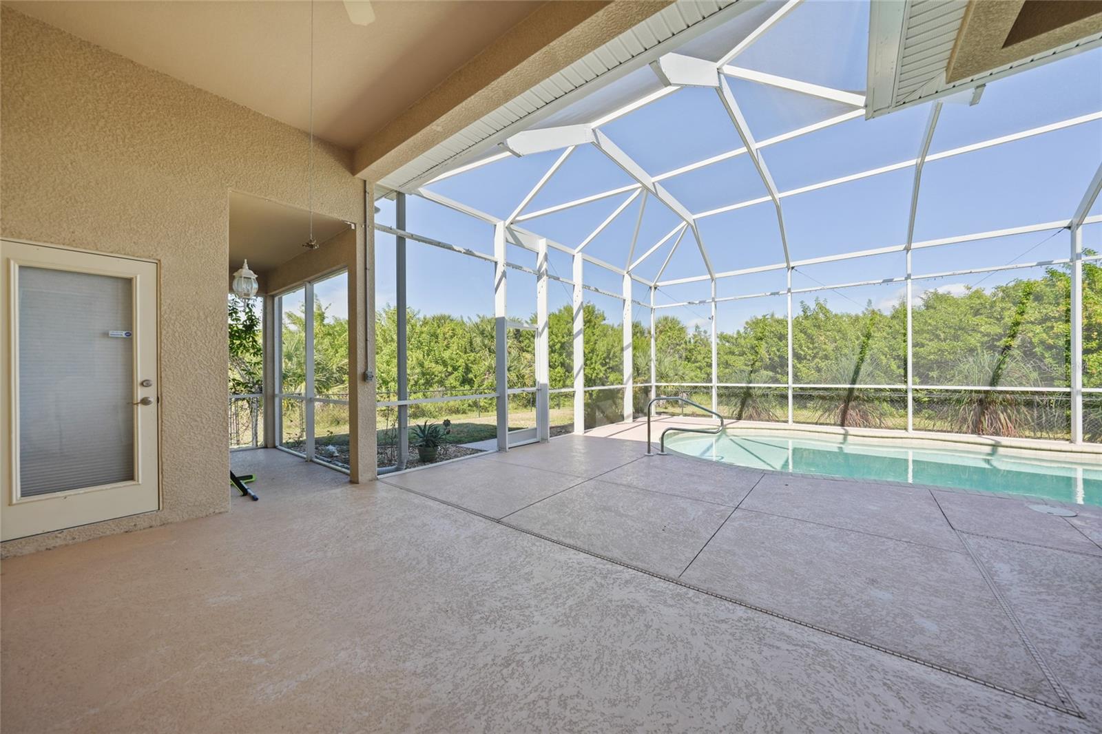 Image 17 of 42 For 10495 Atenia Street