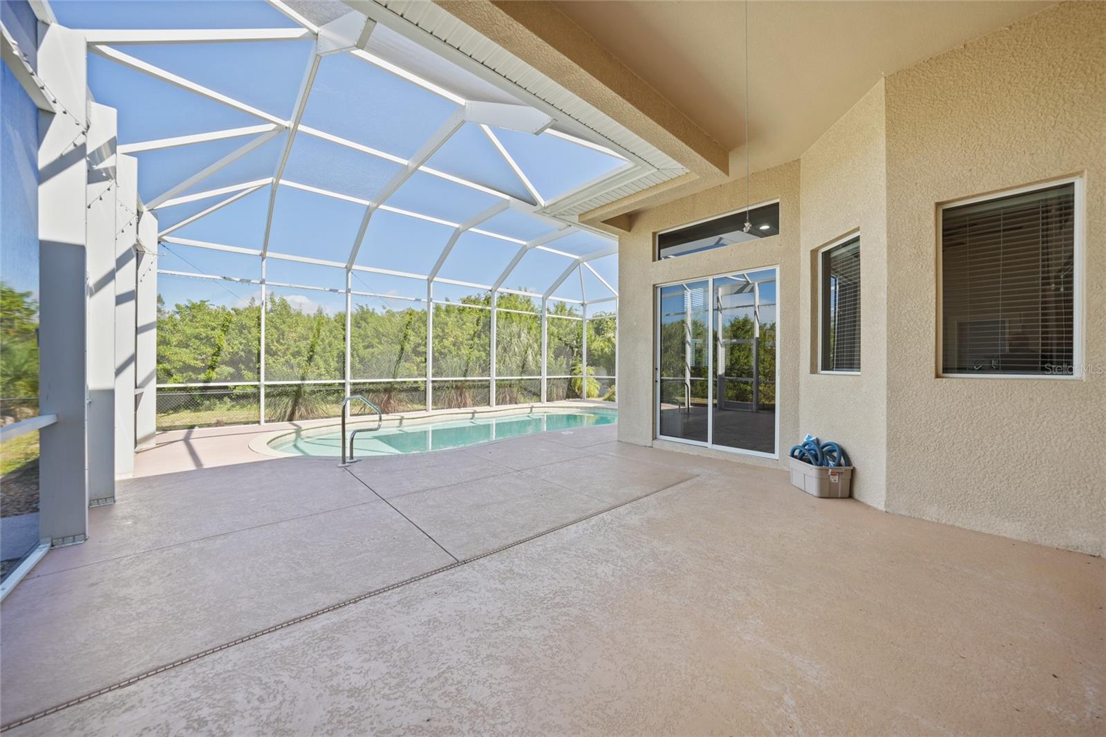 Image 18 of 42 For 10495 Atenia Street