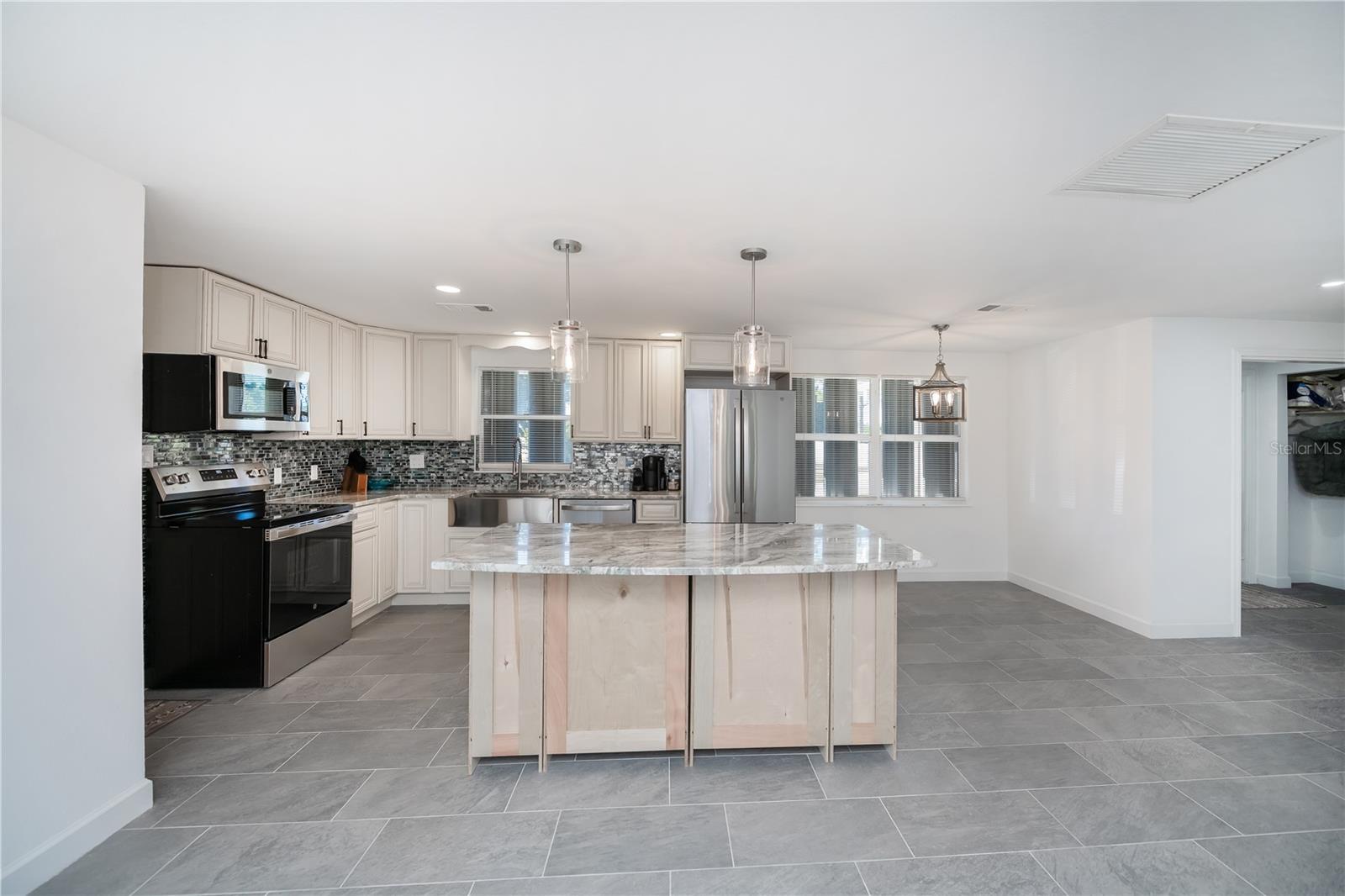 Image 21 of 82 For 2820 Marlin Place