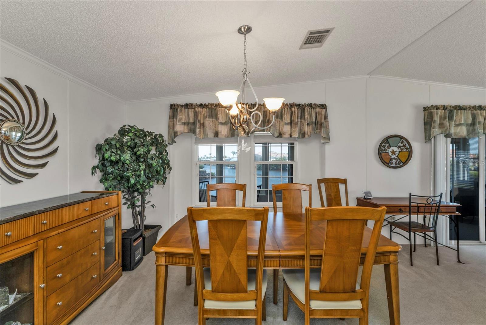 Image 18 of 71 For 771 Tangerine Court