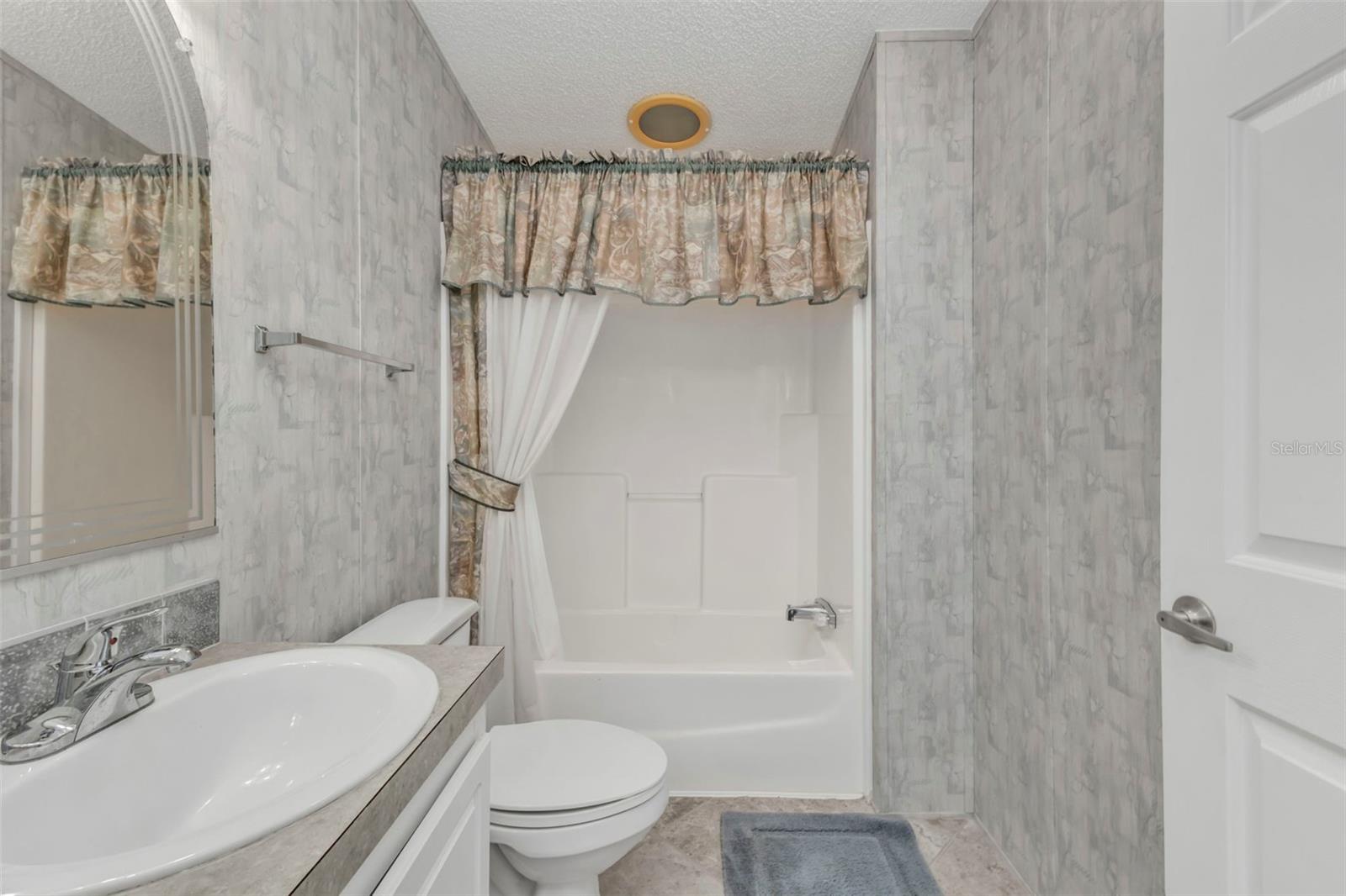 Image 32 of 71 For 771 Tangerine Court