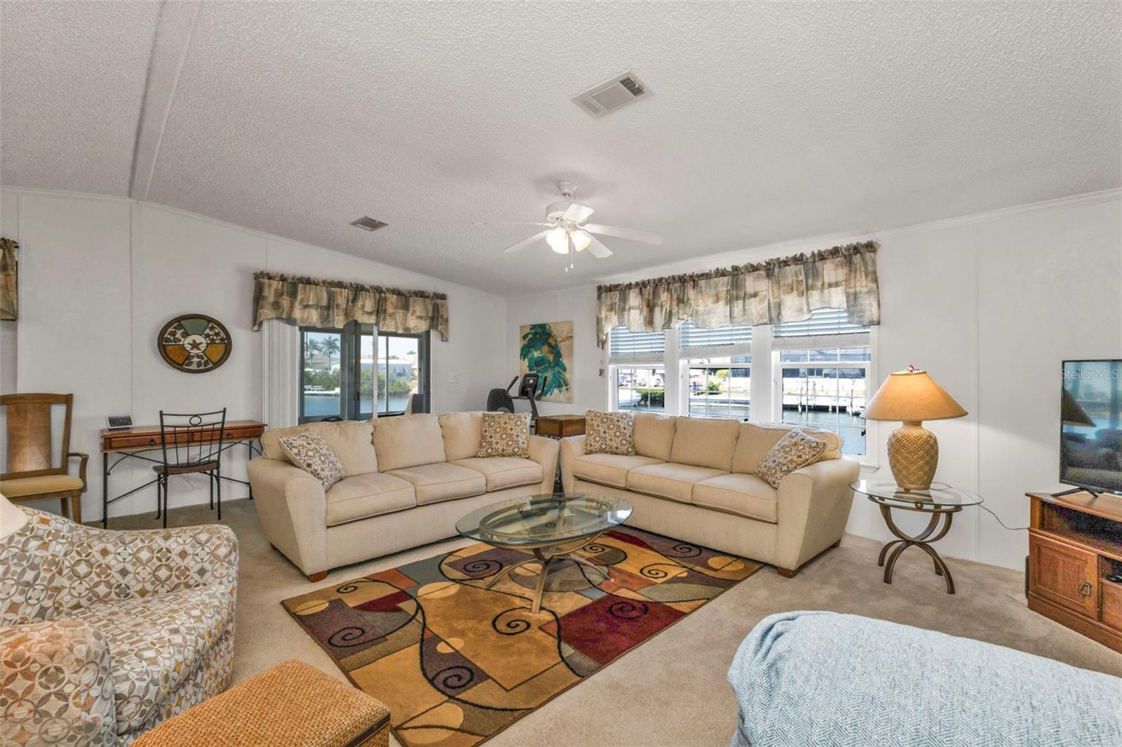 Image 9 of 71 For 771 Tangerine Court