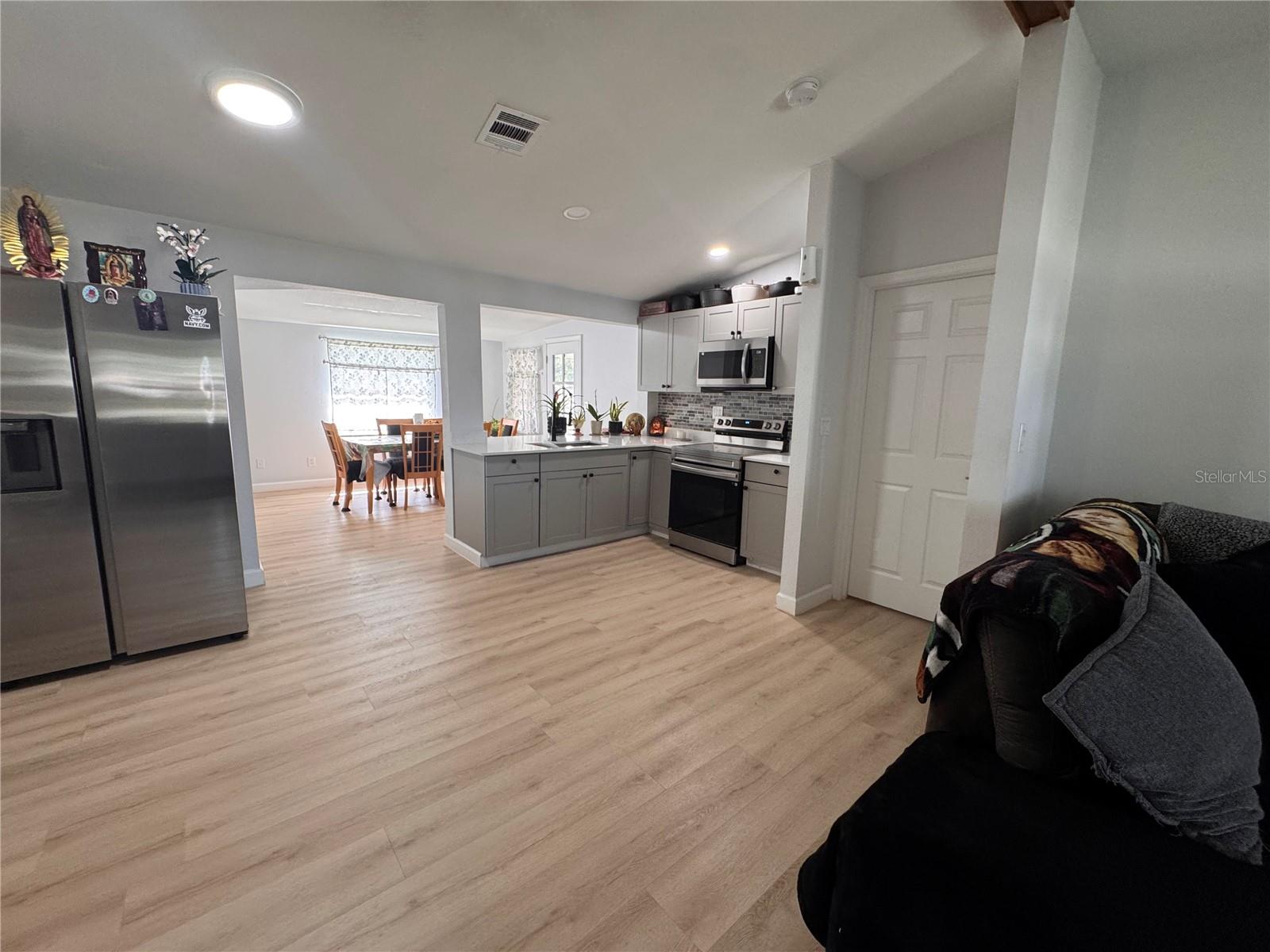 Image 11 of 31 For 125 Ridgewood Drive