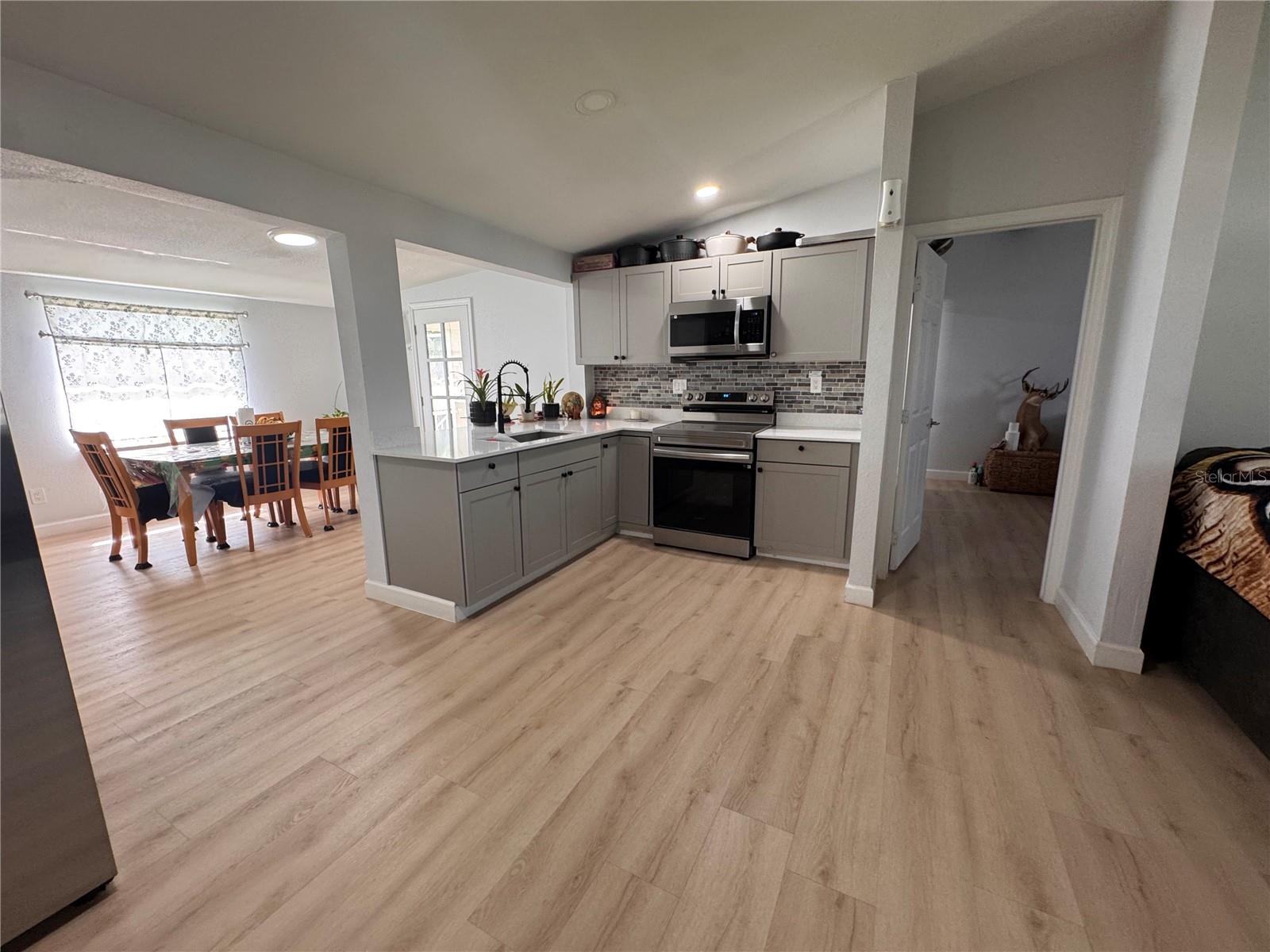 Image 9 of 31 For 125 Ridgewood Drive