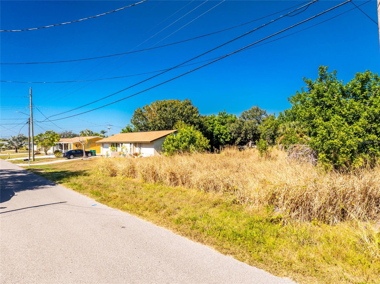 Image 18 of 36 For 21280 Higgs Drive