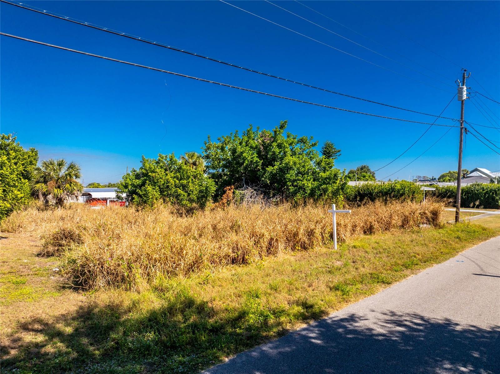 Image 19 of 36 For 21280 Higgs Drive