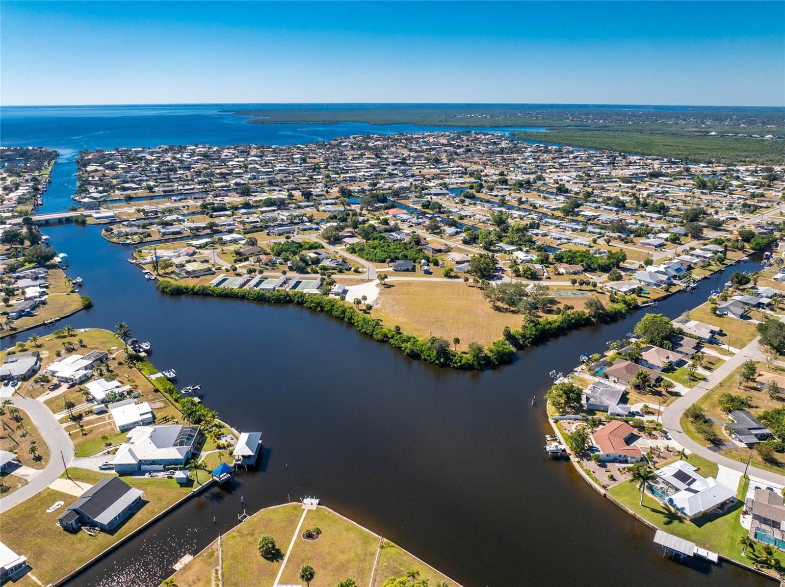 Image 27 of 36 For 21280 Higgs Drive