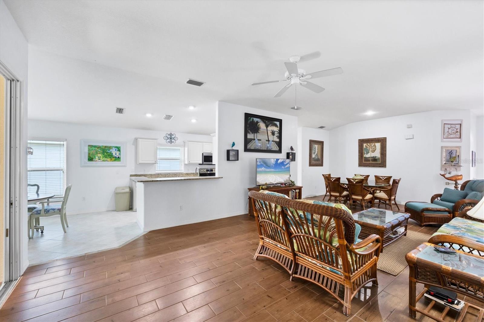 Image 11 of 56 For 2137 Boxwood Street