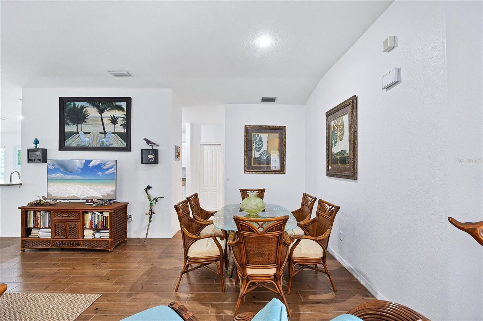 Image 17 of 56 For 2137 Boxwood Street