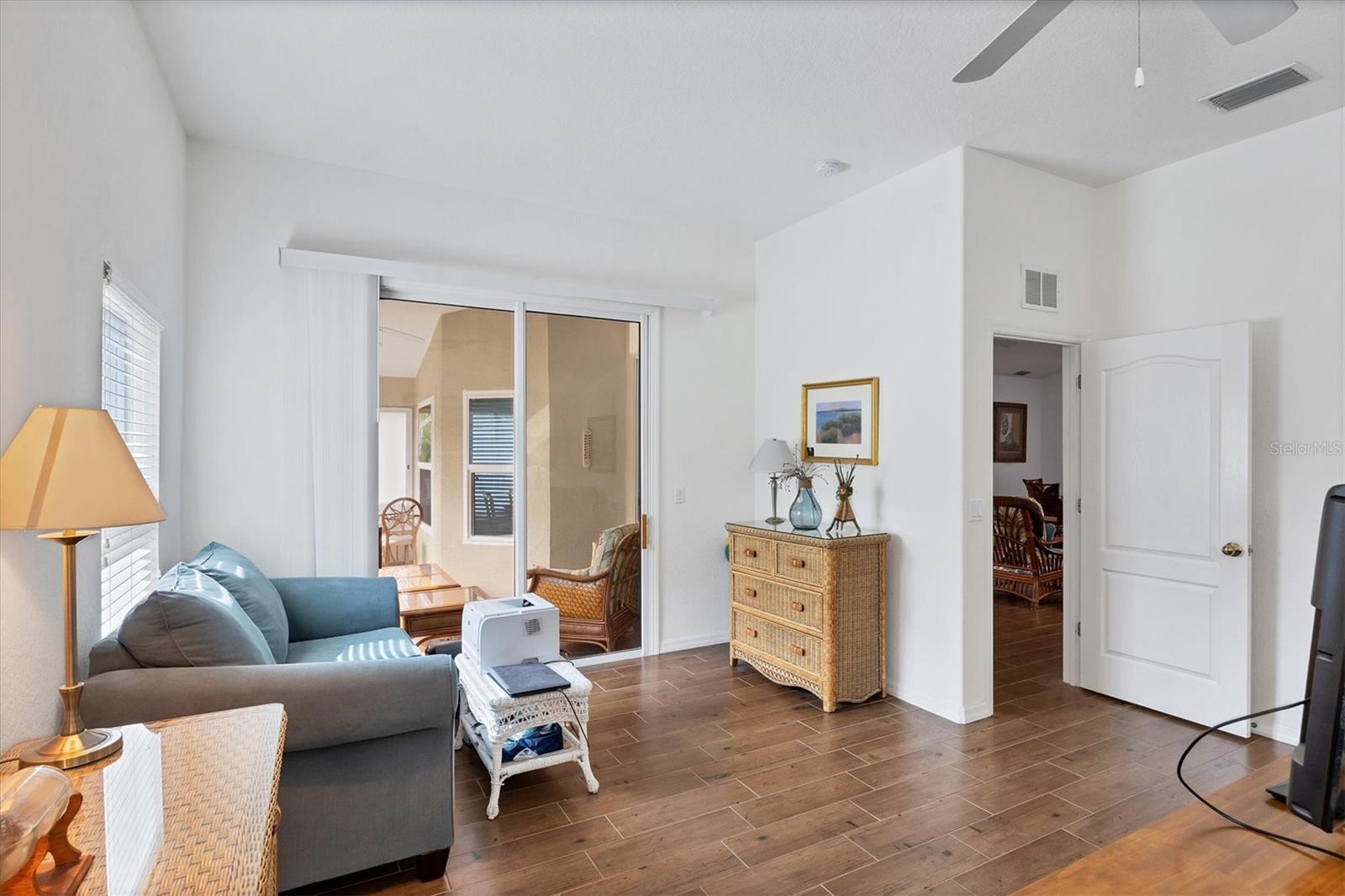 Image 21 of 56 For 2137 Boxwood Street