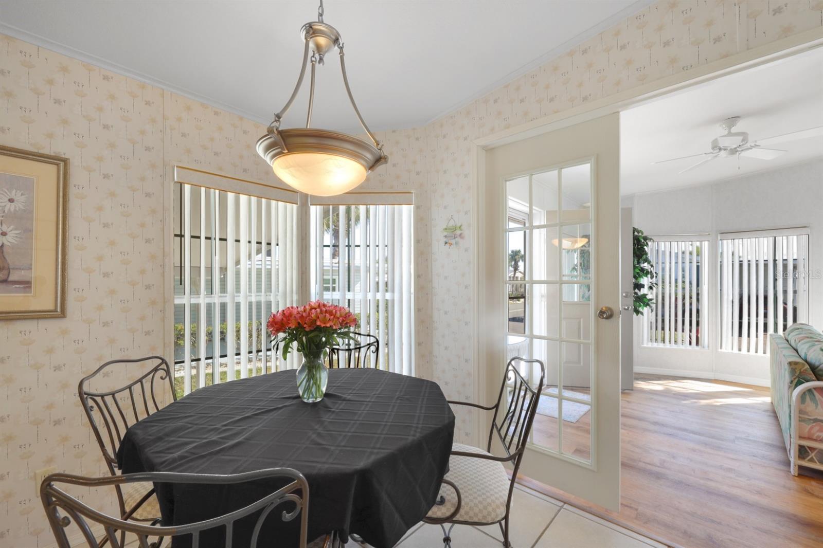 Image 16 of 85 For 2100 Kings Highway 1090