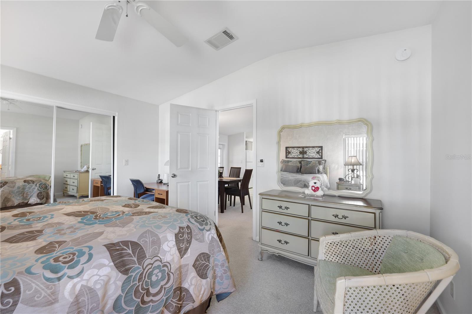 Image 21 of 85 For 2100 Kings Highway 1090