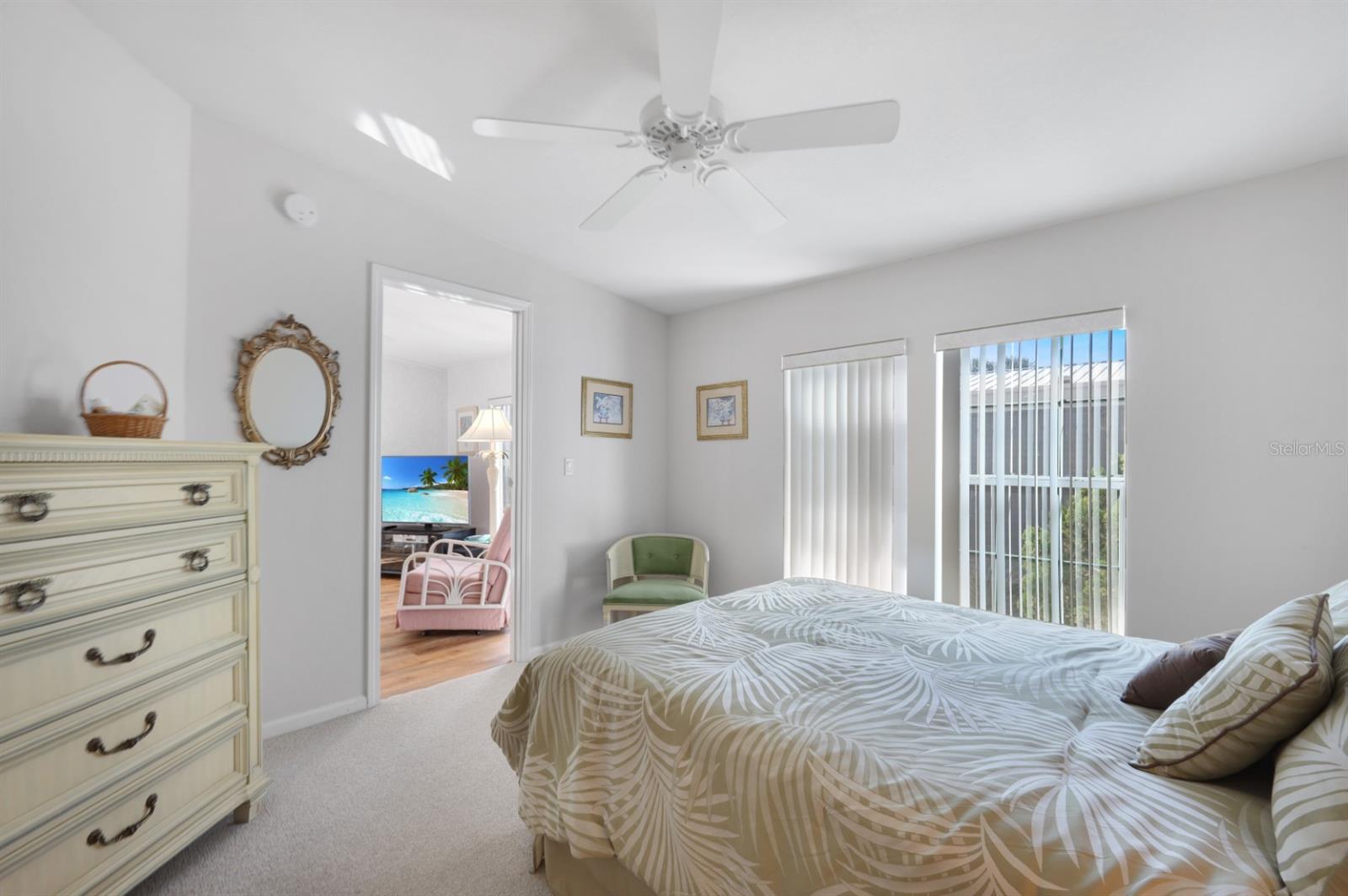 Image 24 of 85 For 2100 Kings Highway 1090