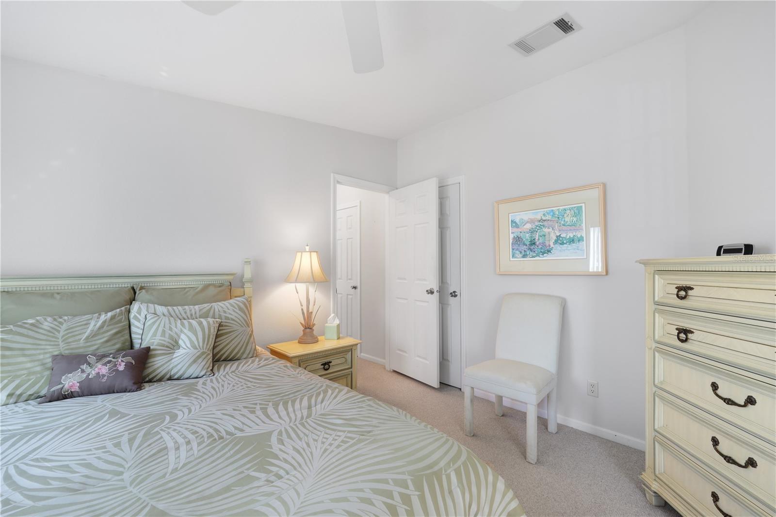 Image 25 of 85 For 2100 Kings Highway 1090