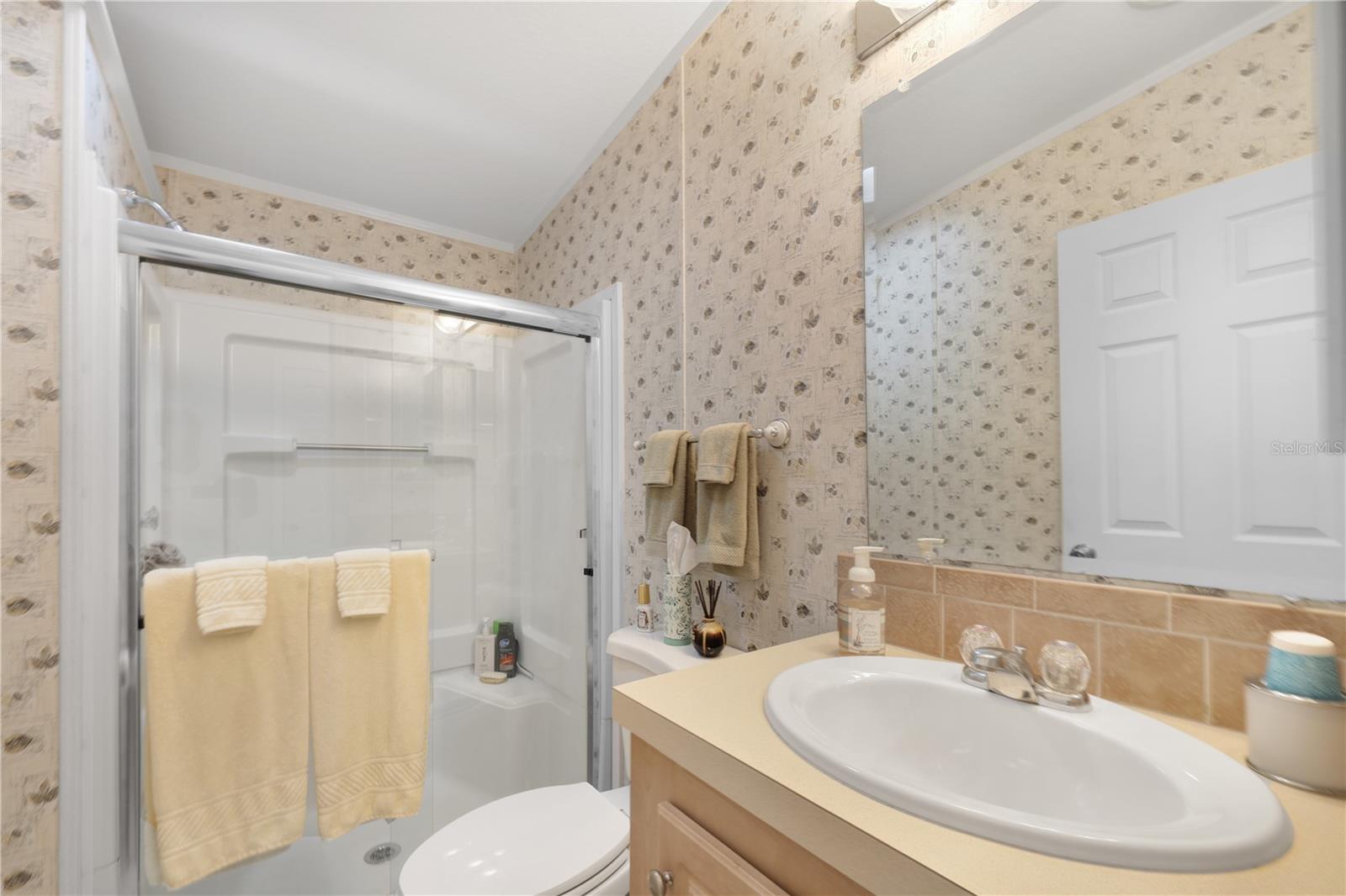 Image 26 of 85 For 2100 Kings Highway 1090