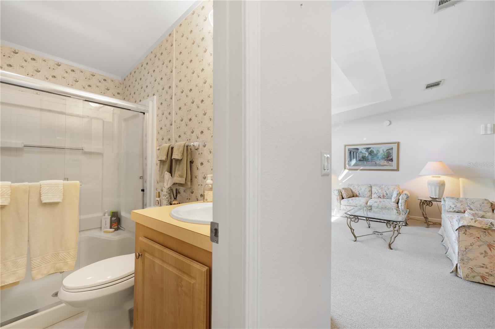 Image 27 of 85 For 2100 Kings Highway 1090