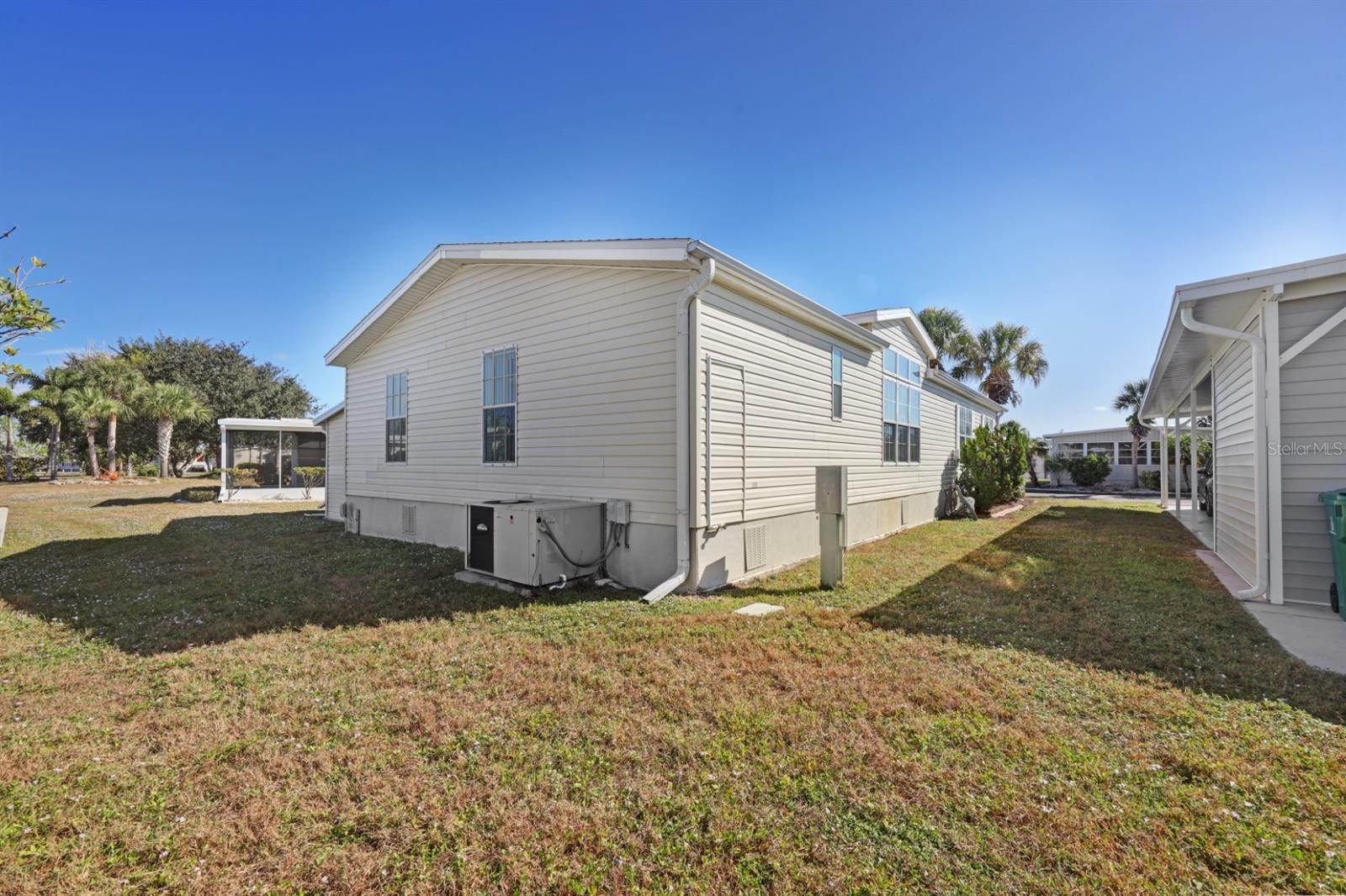 Image 31 of 85 For 2100 Kings Highway 1090