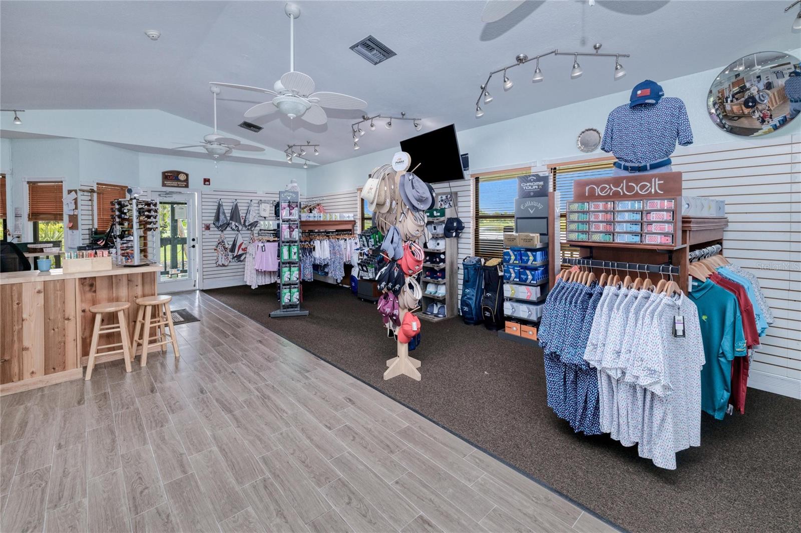 Image 40 of 85 For 2100 Kings Highway 1090