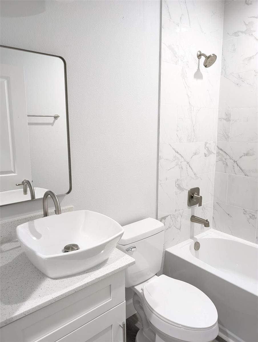 Image 6 of 17 For 17107 Belmont Avenue