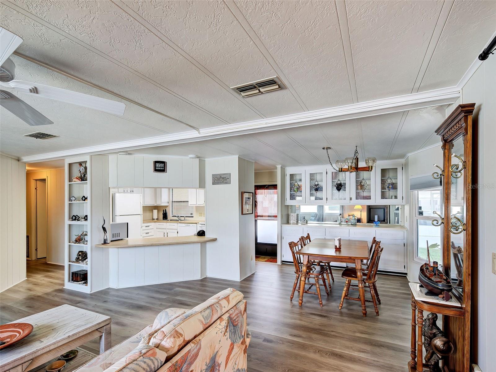 Image 11 of 23 For 2100 Kings Highway 1067