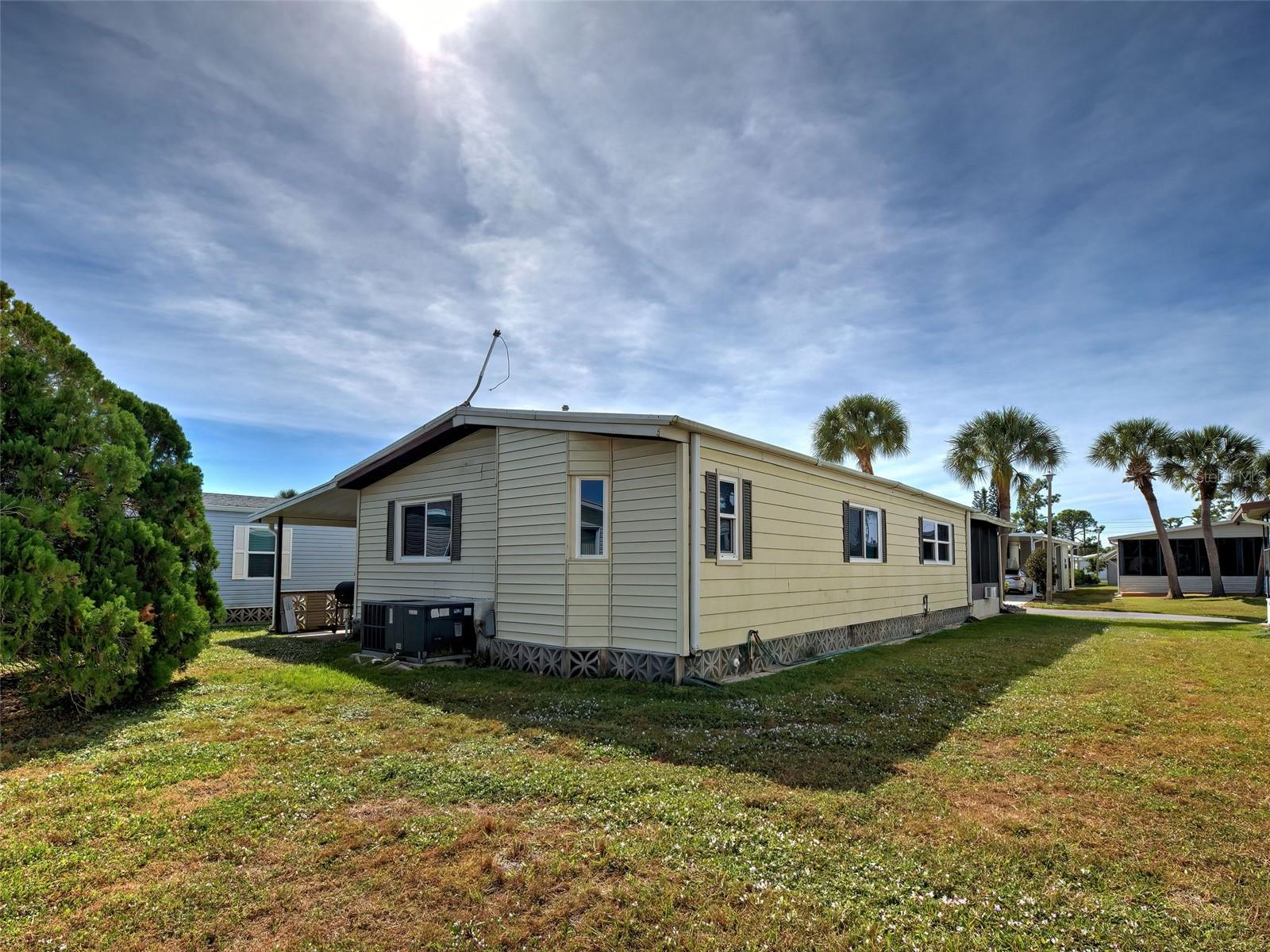 Image 7 of 23 For 2100 Kings Highway 1067