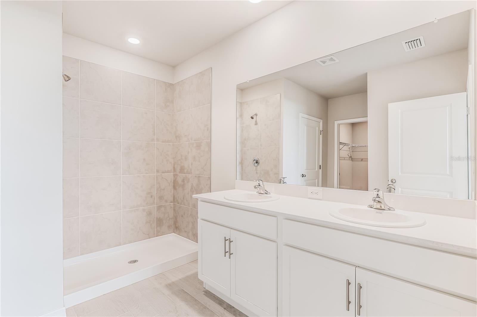 Image 17 of 21 For 9501 Turtle Grass Circle