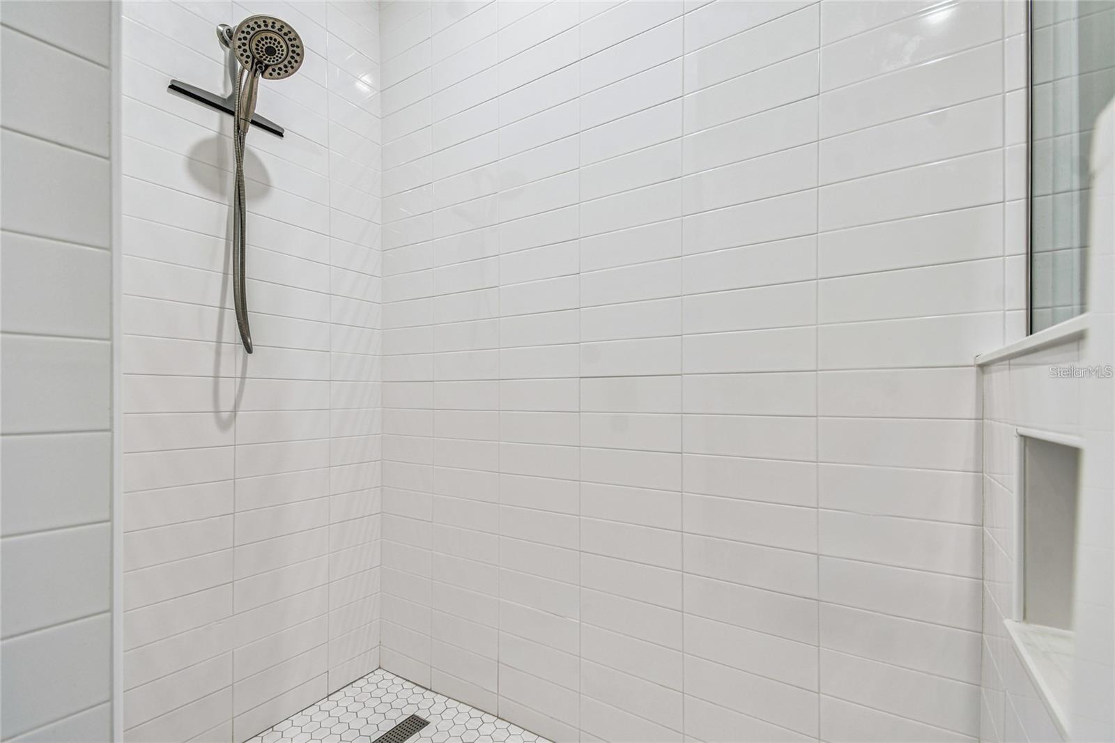 Image 25 of 63 For 8588 Sand Crane Circle