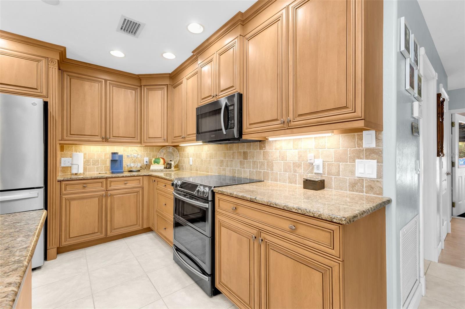 Image 11 of 76 For 24581 Nova Lane