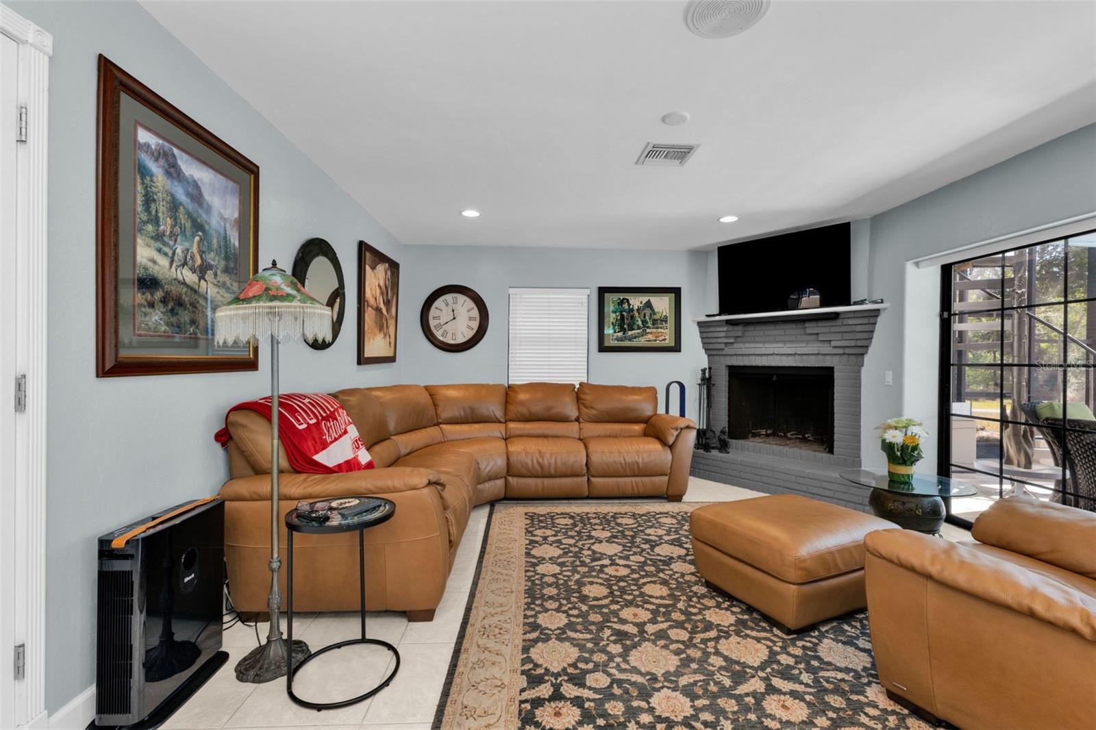 Image 15 of 76 For 24581 Nova Lane