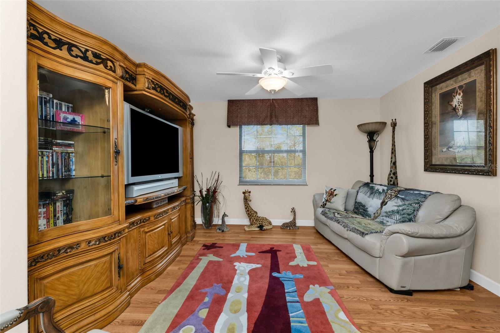 Image 28 of 76 For 24581 Nova Lane