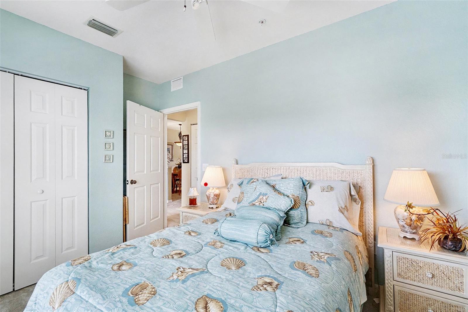 Image 18 of 52 For 19375 Water Oak Drive 303