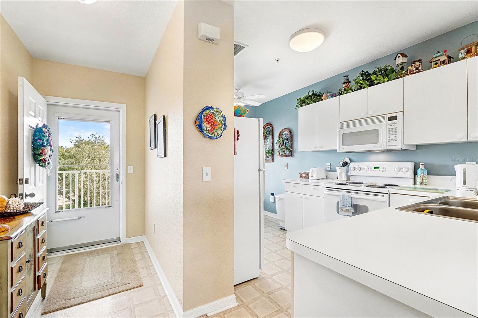 Image 3 of 52 For 19375 Water Oak Drive 303