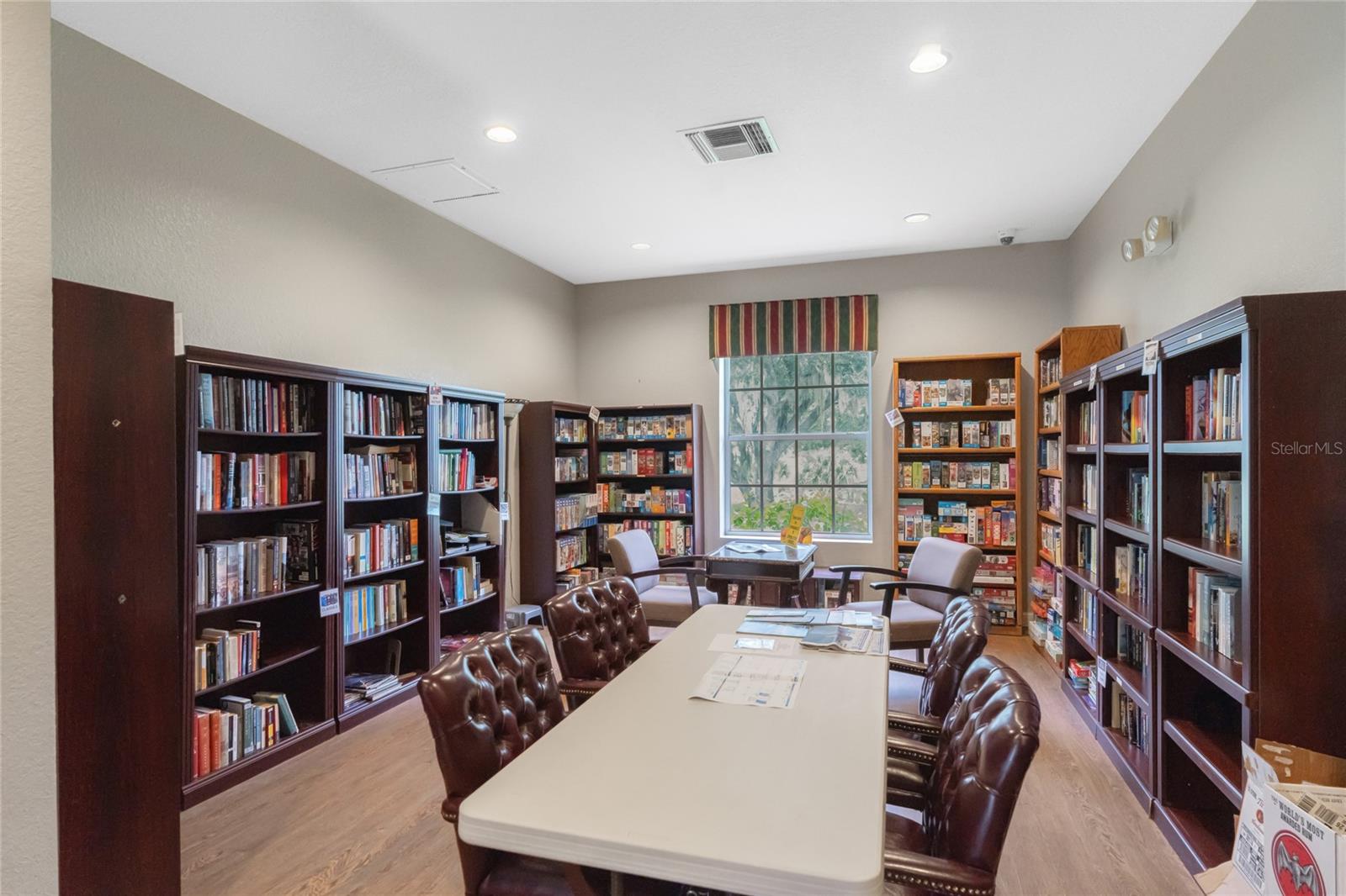 Image 33 of 52 For 19375 Water Oak Drive 303